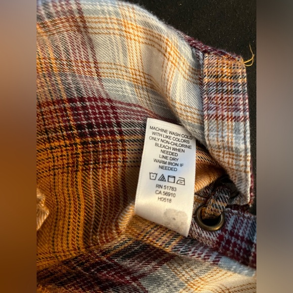 Women’s Maurices plaid button down top with side accents in size xxl - Picture 4 of 11